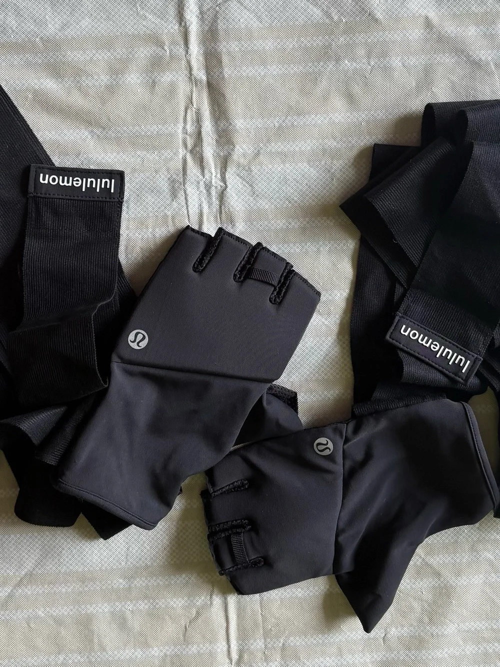 lululemon athletica Black Fingerless Workout Gloves